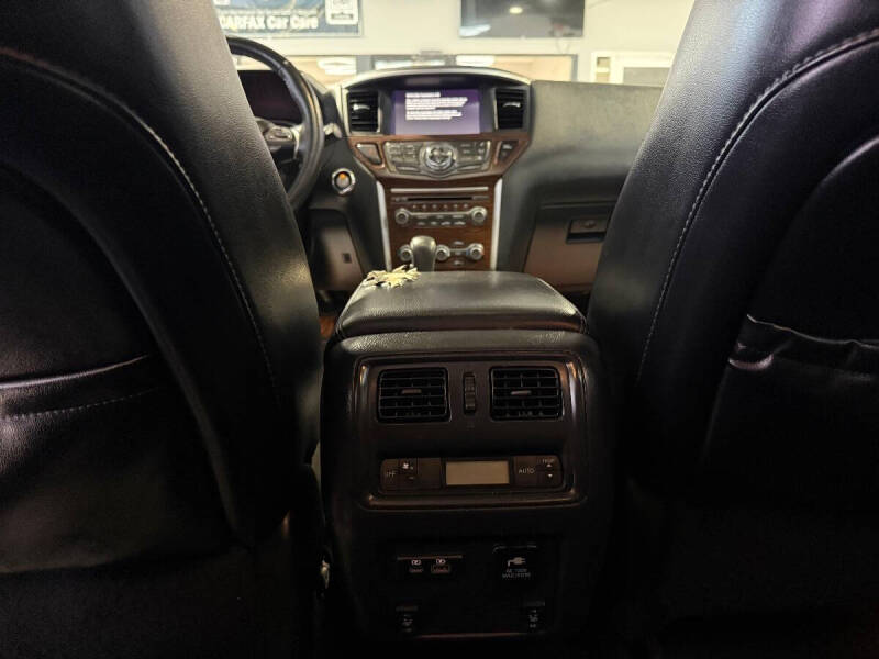 2020 Nissan Pathfinder Platinum