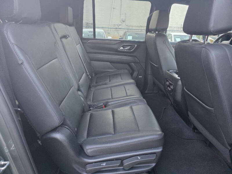 2023 Chevrolet Suburban LT