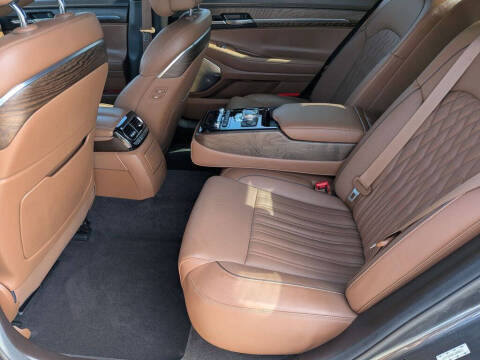 2020 Genesis G90