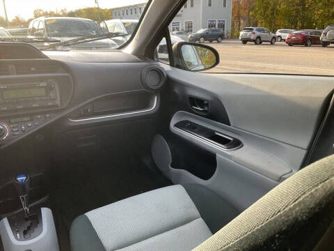 2014 Toyota Prius c Two