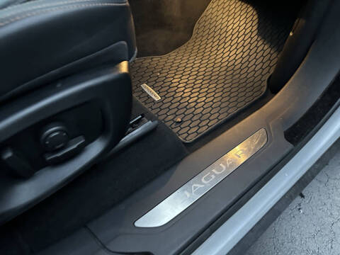 2017 Jaguar F-PACE 35t Prestige