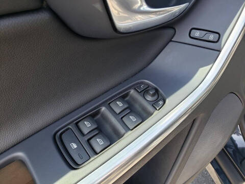 2016 Volvo XC60 T6 Drive-E
