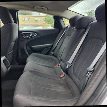 2015 Chrysler 200 LX