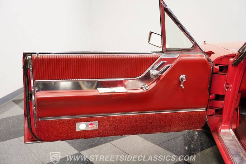 1964 Ford Thunderbird