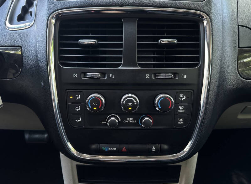 2015 Dodge Grand Caravan SXT Plus