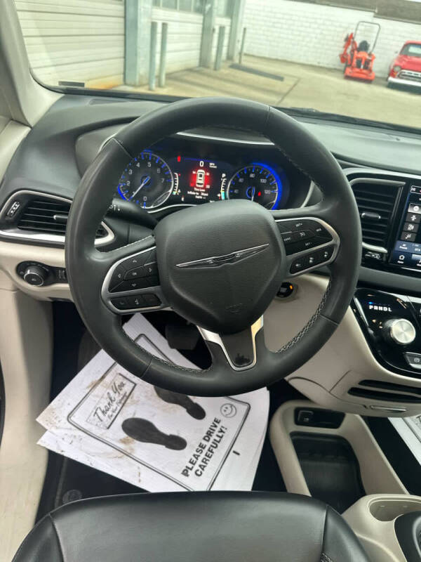 2023 Chrysler Pacifica Touring L