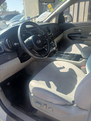 2017 Kia Sedona LX