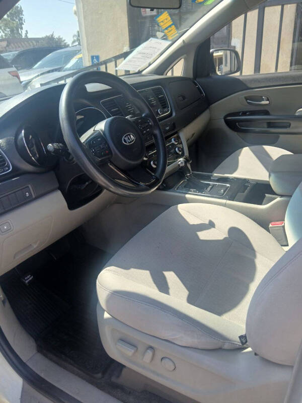 2017 Kia Sedona LX