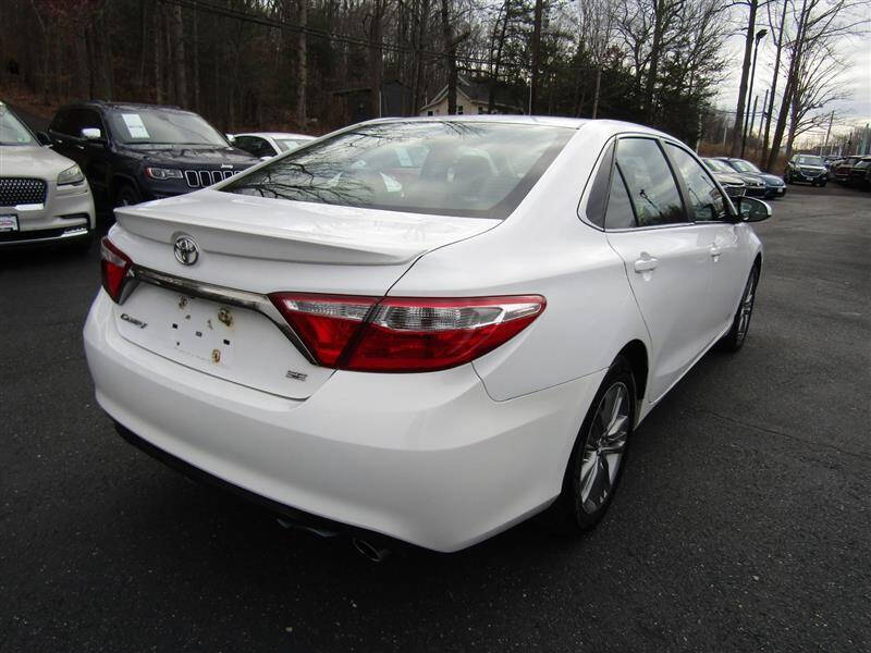 2016 Toyota Camry SE