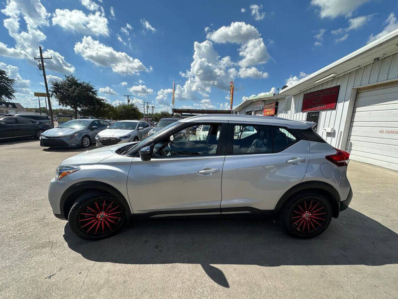 2020 Nissan Kicks SR