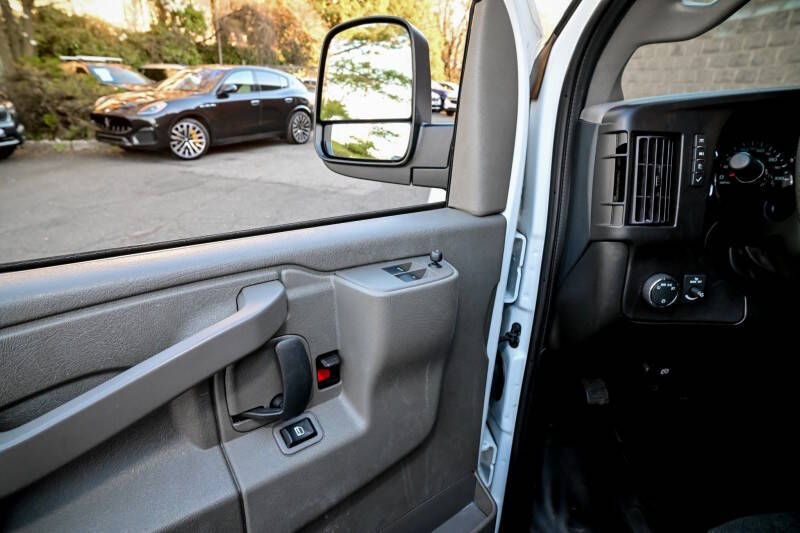 2024 GMC Savana 2500