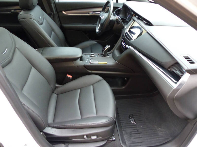 2024 Cadillac XT6 Luxury