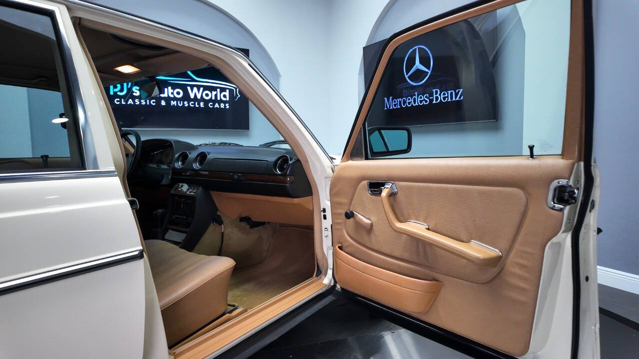 1983 Mercedes-Benz 240-Class 56