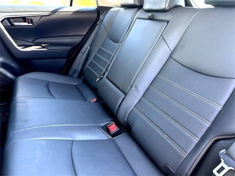 2022 Toyota RAV4 Hybrid XLE Premium