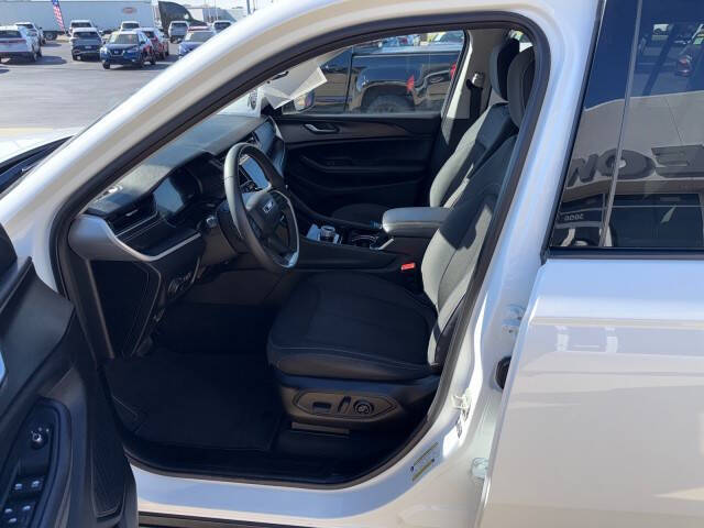 2023 Jeep Grand Cherokee L Laredo