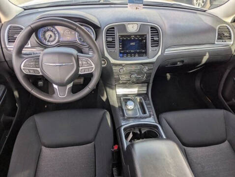 2022 Chrysler 300 Touring