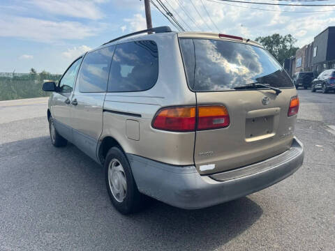2000 Toyota Sienna