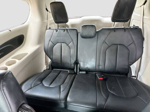 2018 Chrysler Pacifica Touring L Plus