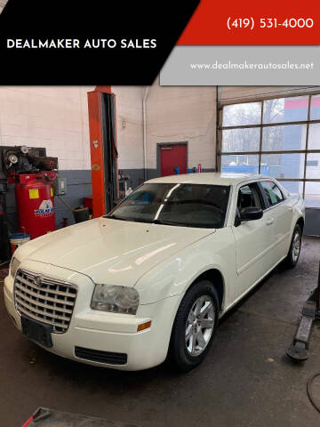 2006 Chrysler 300 for sale at DEALMAKER AUTO SALES in Toledo OH