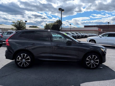 2023 Volvo XC60 B5 Plus Dark Theme