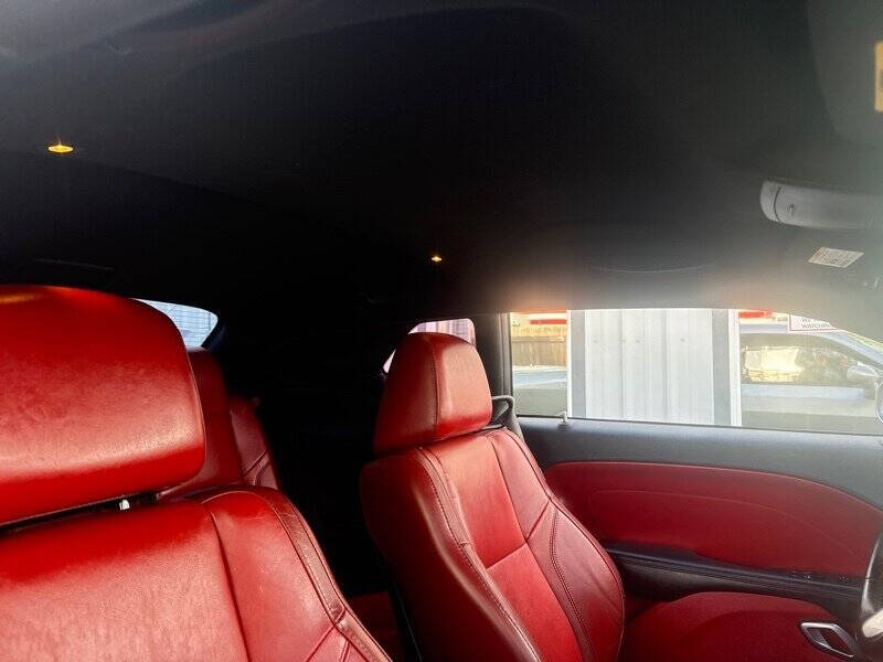 2015 Dodge Challenger SXT Plus