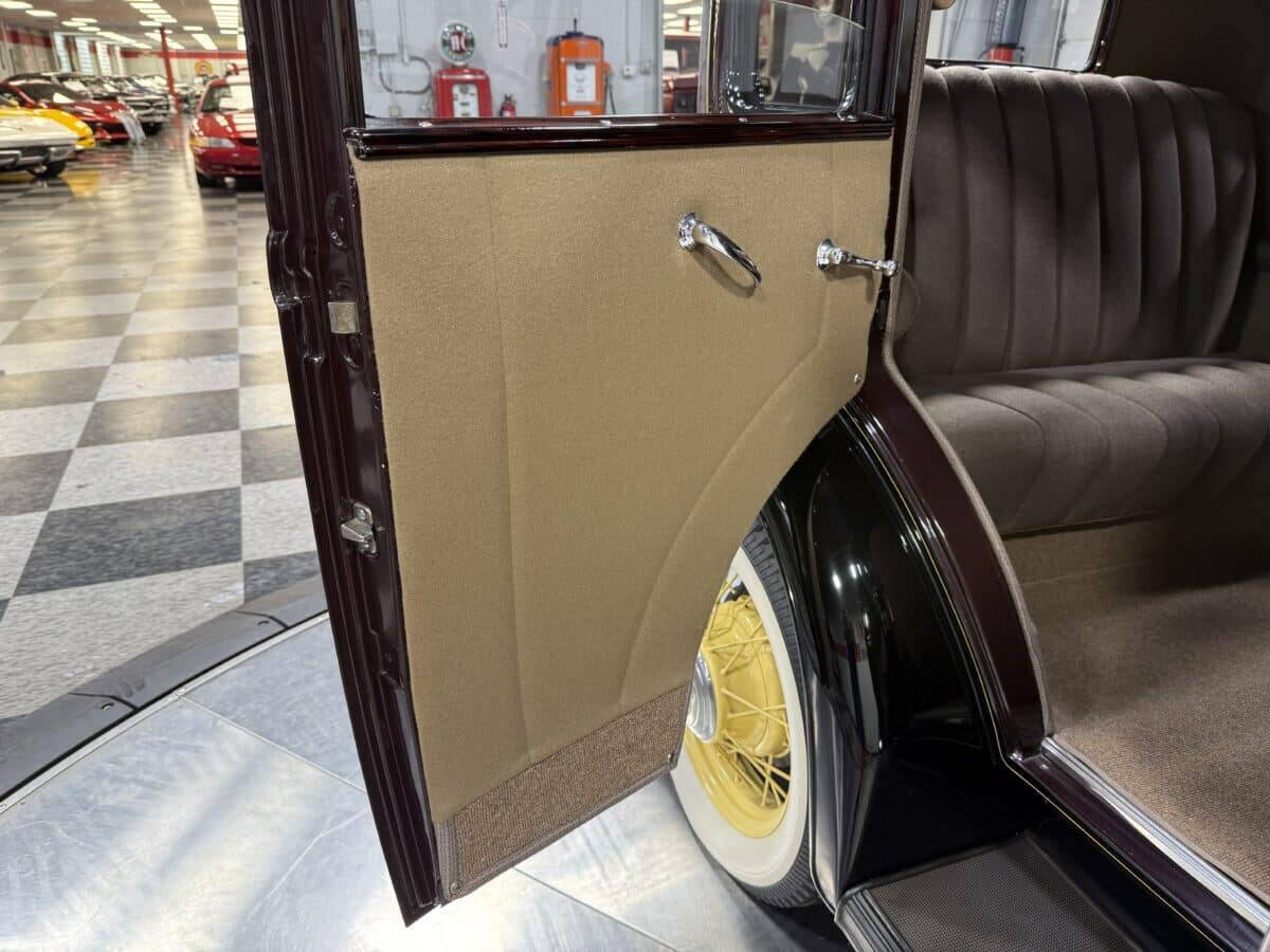 1932 Ford Model 18 40