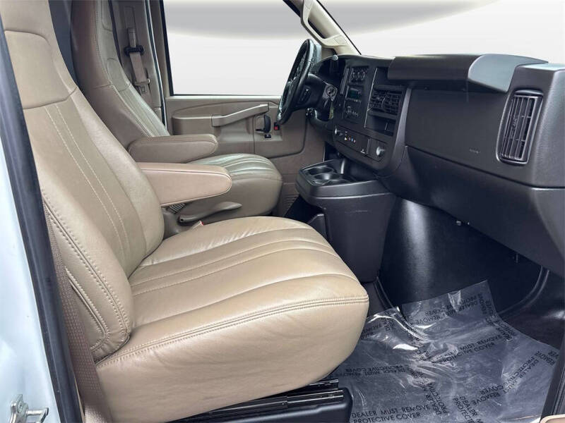 2023 Chevrolet Express 2500