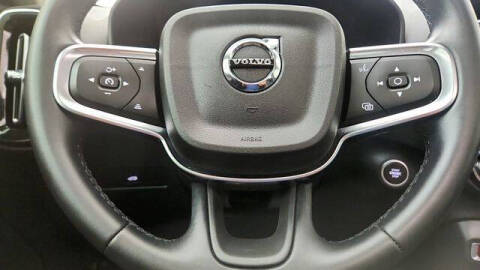 2025 Volvo XC40 B5 Plus Bright Theme