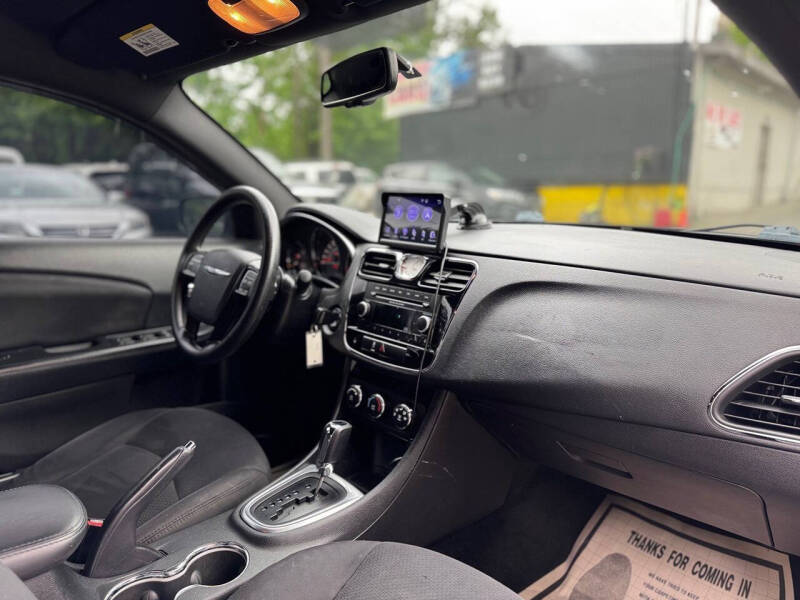 2014 Chrysler 200 LX