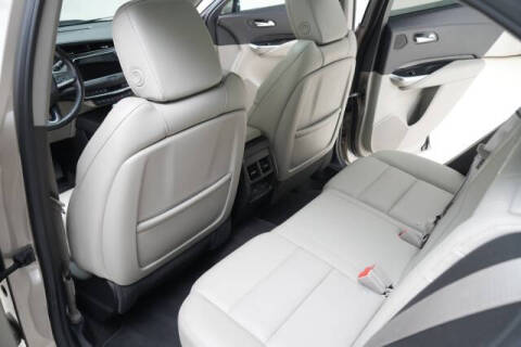 2023 Cadillac XT4 Premium Luxury