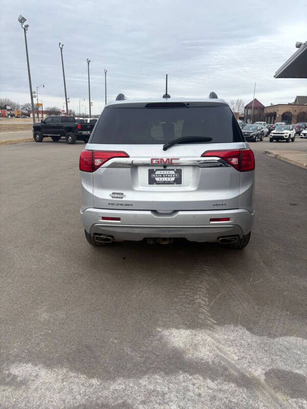 2017 GMC Acadia Denali
