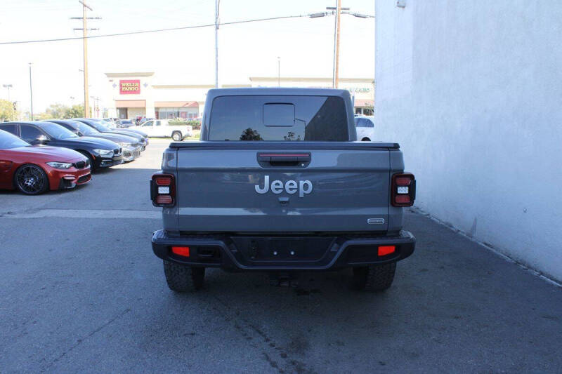 2021 Jeep Gladiator Overland