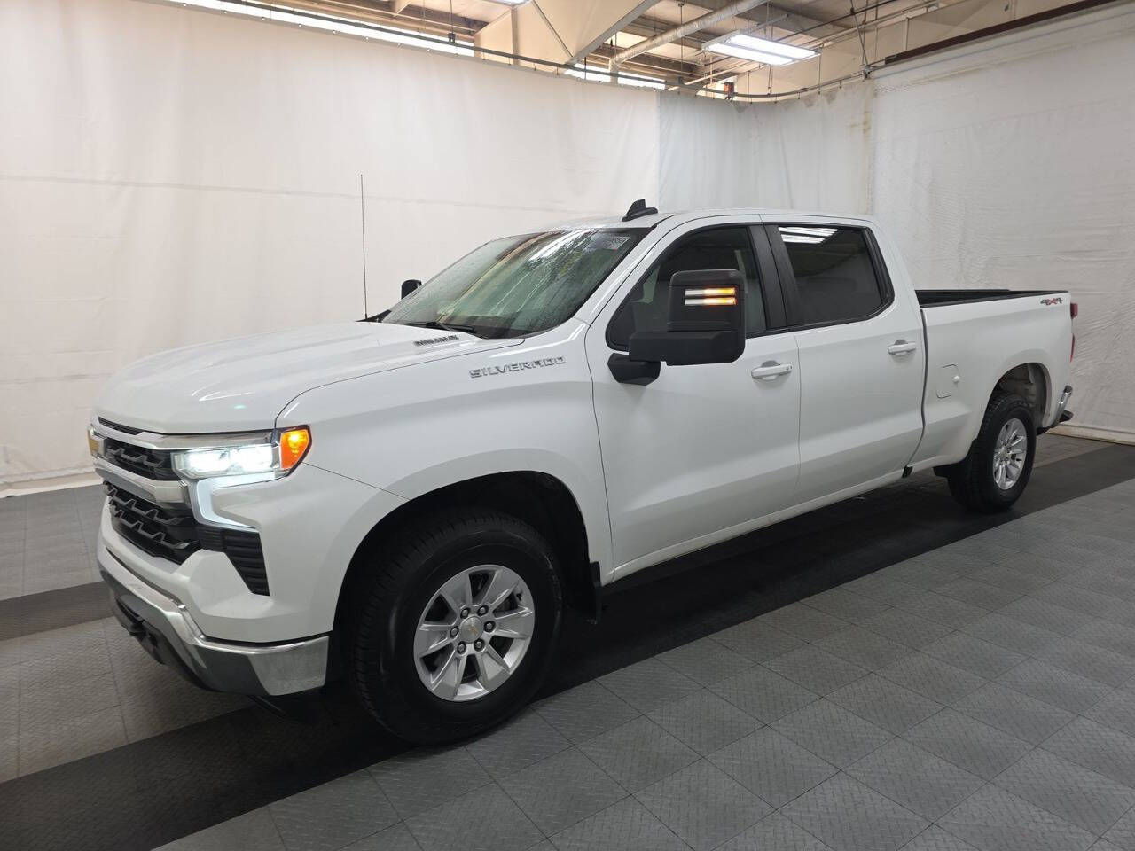 2023 Chevrolet Silverado 1500 LT 4x4 4dr Crew Cab 6.6 ft. SB's photo