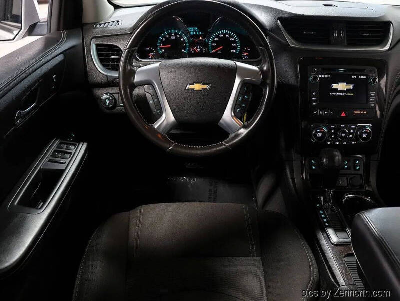 2017 Chevrolet Traverse LT