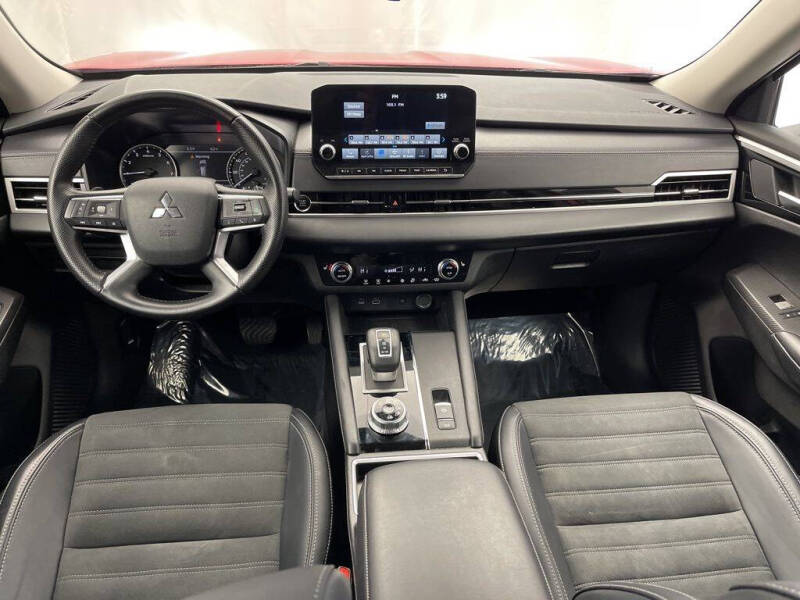 2024 Mitsubishi Outlander SE