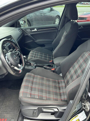 2017 Volkswagen Golf GTI S