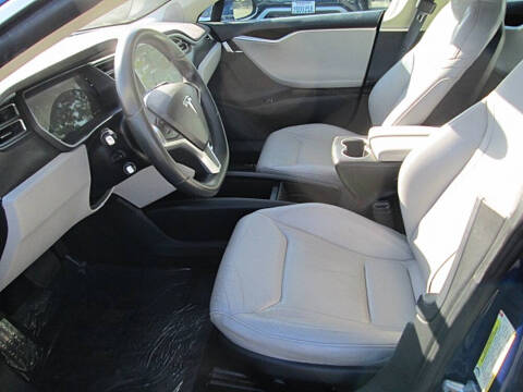 2015 Tesla Model S 90D