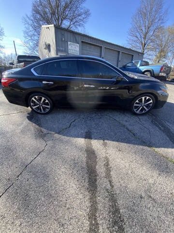 2016 Nissan Altima for sale at Absolute Auto Deals in Barnhart MO