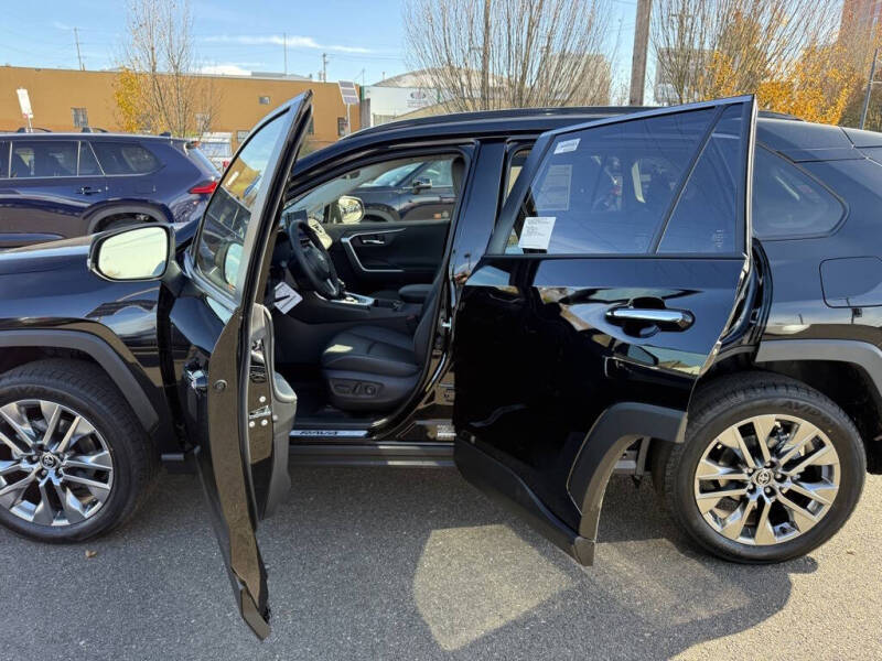 2025 Toyota RAV4 Limited