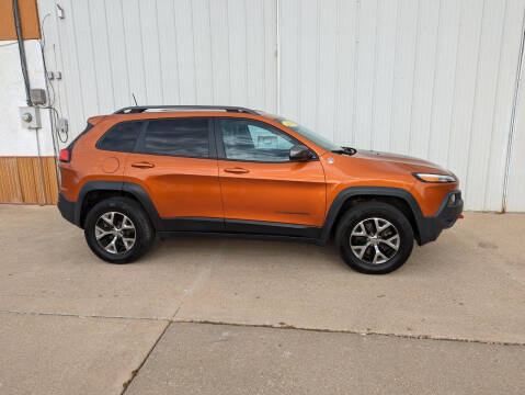 2016 Jeep Cherokee for sale at Parkway Motors in Osage Beach MO