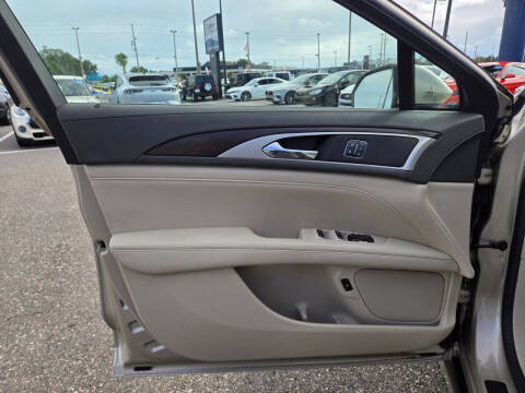 2017 Lincoln MKZ Hybrid Select