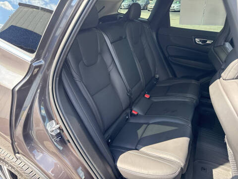 2022 Volvo XC60 B5 Inscription