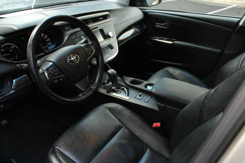 2013 Toyota Avalon Hybrid XLE Touring
