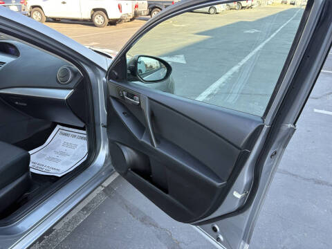 2013 Mazda MAZDA3 i Touring