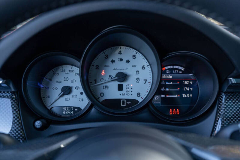 2025 Porsche Macan T