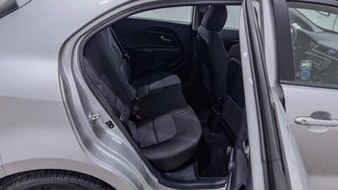 2016 Kia Rio 5-Door LX