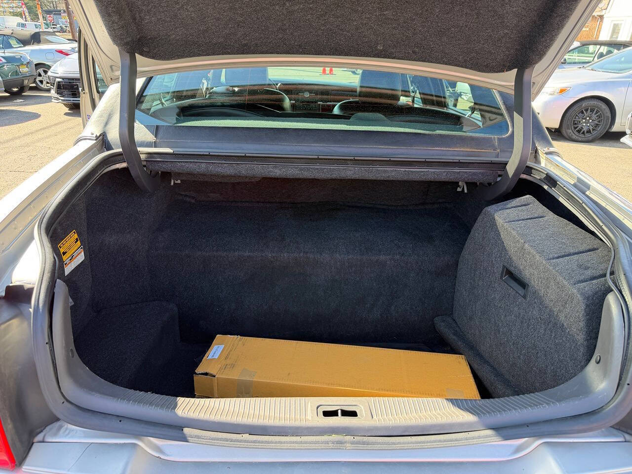 2005 Lincoln Town Car 27