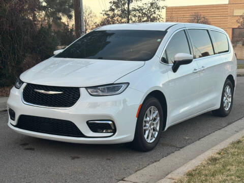 2023 Chrysler Pacifica Touring