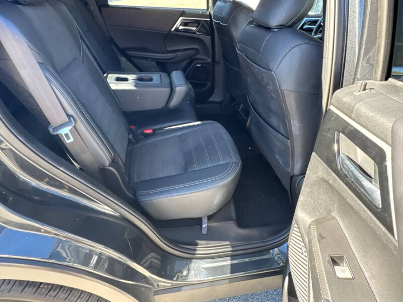 2025 Mitsubishi Outlander SE