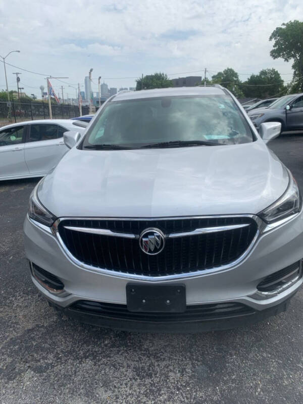 2018 Buick Enclave Essence's photo
